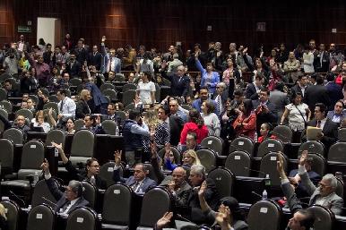 Aprueban la Ley Taibo y Paco Ignacio puede asumir dirección general del FCE