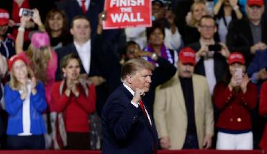 Trump analiza acuerdo del Congreso sobre frontera y muro