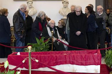 Italia y su cine dan el último adiós al maestro Bertolucci