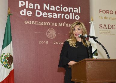 Atestigua gobernadora Pavlovich, Foro de Consulta para la Definición del PND 2019-2024