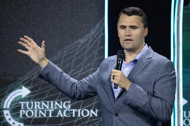 Charlie Kirk, aliado de Trump, es baleado en universidad de EE.UU.