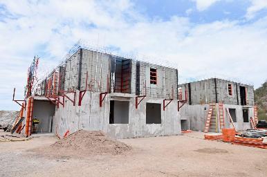 Gobernador Durazo cumple y avanza construcción de 12 mil viviendas para garantizar seguridad patrimonial a familias