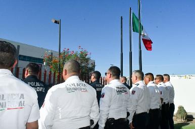 Realiza Policía de Hermosillo ceremonia de izamiento de bandera
