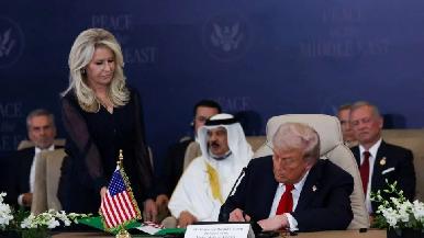 Trump firma el acuerdo para formalizar el cese al fuego entre Israel y Hamás