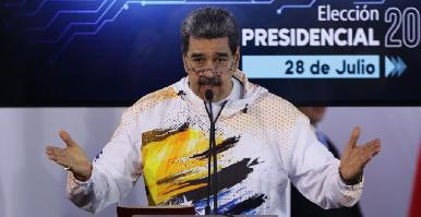 Maduro oficializa su aspiración a un tercer mandato presidencial ante las autoridades electorales