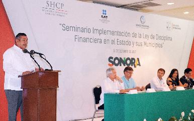 Capacitan a funcionarios municipales en disciplina financiera