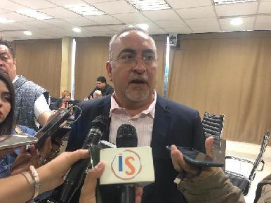 Desechan Diputados petición de juicio político al Maloro Acosta