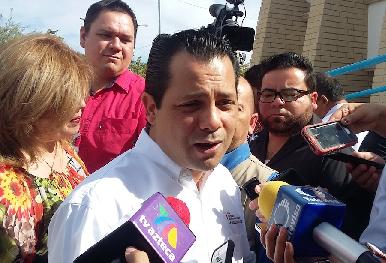 Duele a los sonorenses libertad de Padrés: Ernesto de Lucas