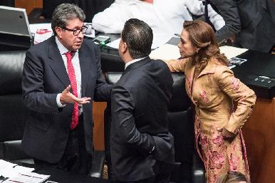 No se retirará iniciativa contra comisiones bancarias: Monreal
