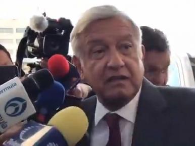 AMLO pide a sus legisladores revocar la reforma educativa