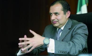 Ernesto Cordero presenta ante la PGR denuncia contra Ricardo Anaya
