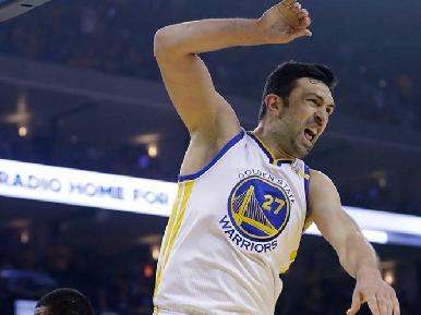 Aficionados demandan a jugador de la NBA por ‘malicioso’