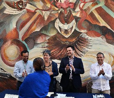Entrega ISC apoyos del Programa de Apoyo a Culturas Municipales y Comunitarias