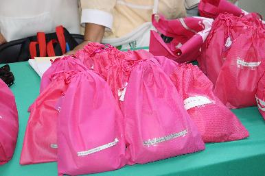 Entregan UMAE y Voluntariado del IMSS en Sonora pr贸tesis mamarias