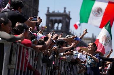 Claudia habla de EE.UU. y soberanía, con Zócalo lleno, en su primer mitin como Presidenta