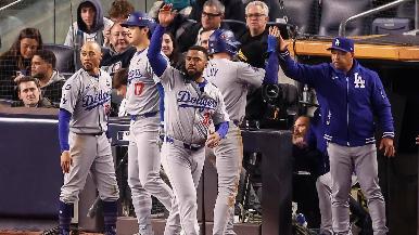 Los Dodgers vencen a los Yankees en Nueva York y se ponen a un juego de llevarse la Serie Mundial