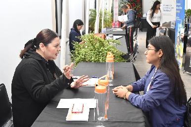Hermosillenses acuden a la Séptima Feria, Hermosillo CRECE con Empleo