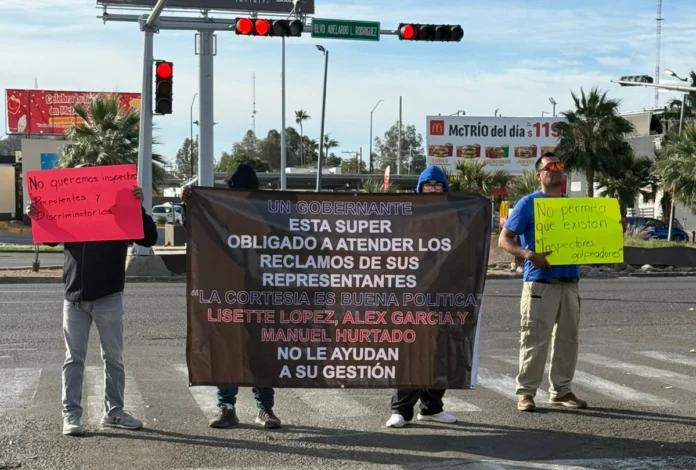 Comerciantes protestan y bloquean calles de Hermosillo por irregularidades en permisos