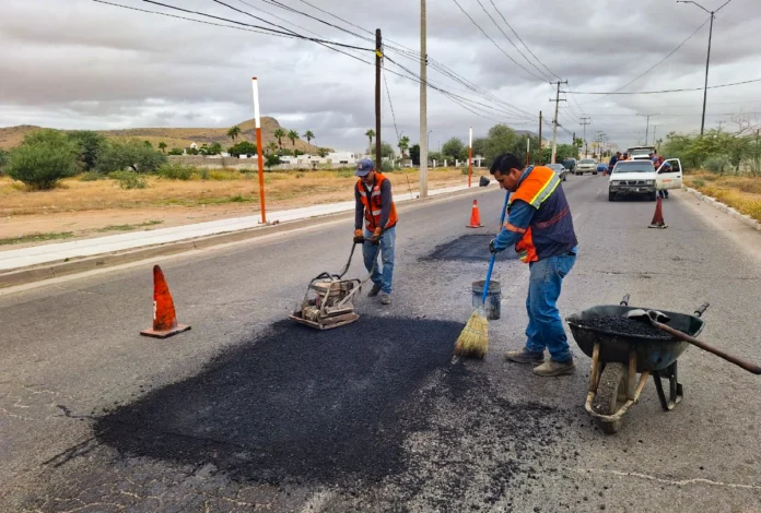 Jornada de bacheo en calles de Hermosillo tras lluvias en Sonora