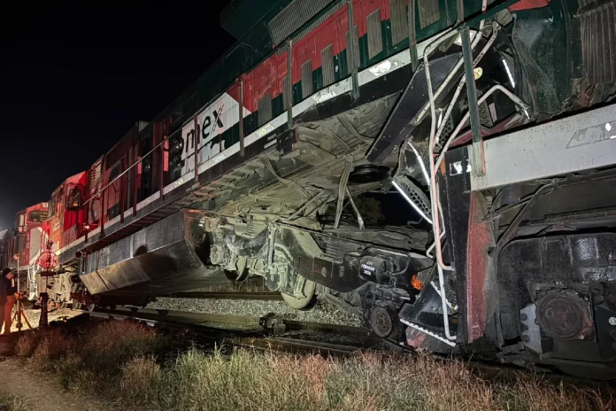 Choque frontal de trenes en Nogales deja seis heridos en zona de Agua Zarca