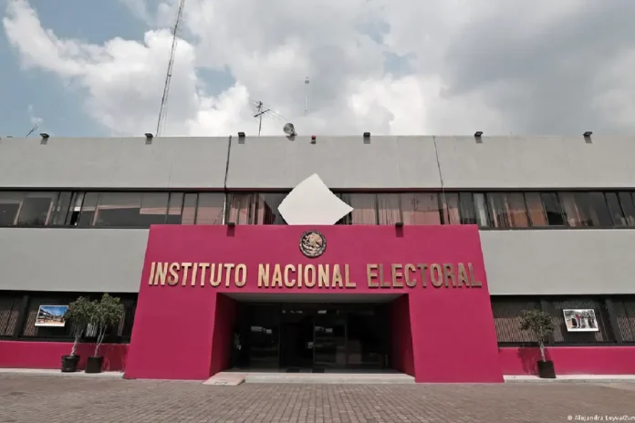 Consejero del INE Martín Faz advierte impacto laboral por reforma electoral