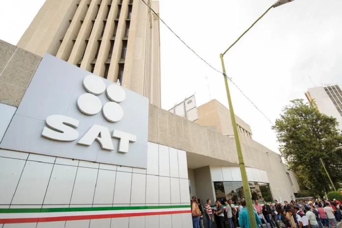 SAT puede multar con 7.6 millones a abogados y freelancers