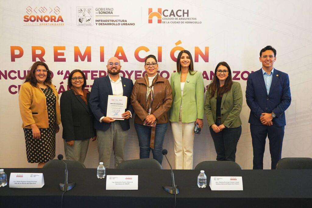 Gobernador Alfonso Durazo entrega premios a ganadores del Anteproyecto Urbano Zona Cruz Gálvez en Hermosillo