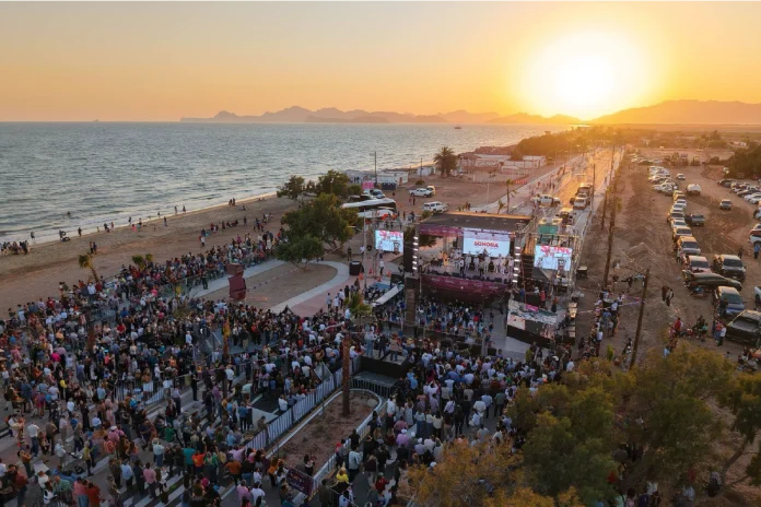 Cochórit estrena malecón y esperan más visitantes