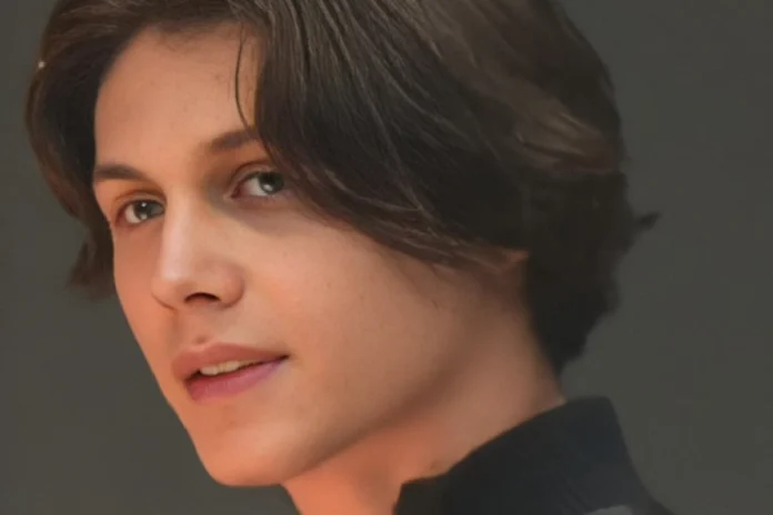 Hijo mayor de Luis Miguel y Aracely Arámbula aparece por primera vez a los 19 años