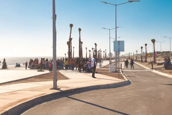 Inauguración del Malecón de Cochórit en Sonora con vista al mar