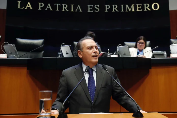 Manlio Fabio Beltrones presenta reforma política en el Senado de México
