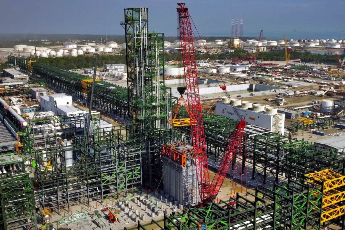 Derrame de hidrocarburos en zona cercana a la refinería Dos Bocas en Tabasco