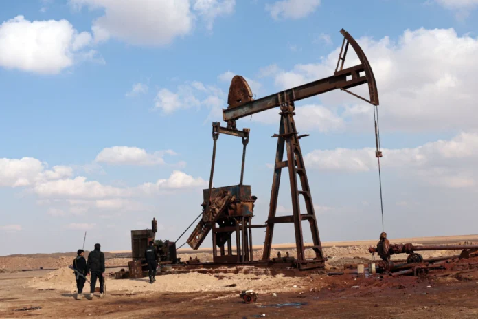 Precio del petróleo Brent y WTI sube casi 30 por ciento en una semana por tensión en Medio Oriente