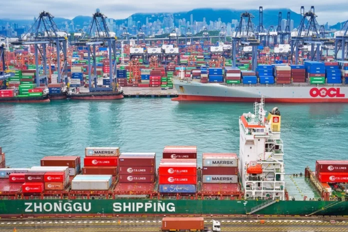 Refinería de petróleo en China tras suspensión de exportaciones de gasolina y diésel