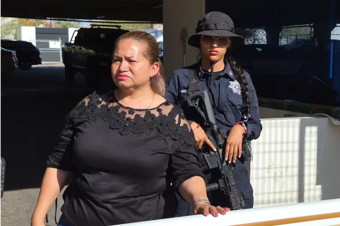 Ceci Flores recibe restos de su hijo Marco Antonio en Hermosillo tras años de búsqueda