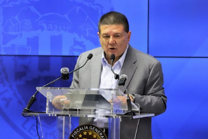César Jáuregui renuncia como fiscal tras admitir fallas en operativo