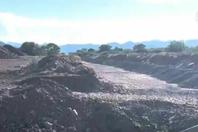 Obra de tren inconclusa deja daños y preocupación entre vecinos