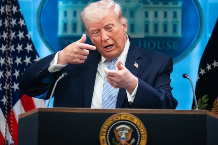 Trump amenaza con atacar a Irán si fallan negociaciones