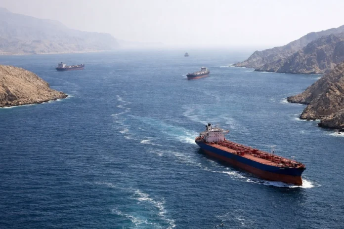 Irán anuncia “nueva etapa” en el Estrecho de Ormuz y enciende tensión con Estados Unidos