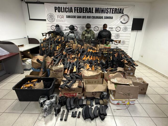 Armas largas, ametralladoras y cartuchos asegurados durante operativo en San Luis Río Colorado