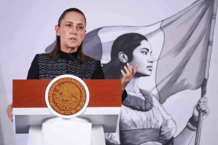 Claudia Sheinbaum durante su conferencia sobre la revisión comercial con Estados Unidos