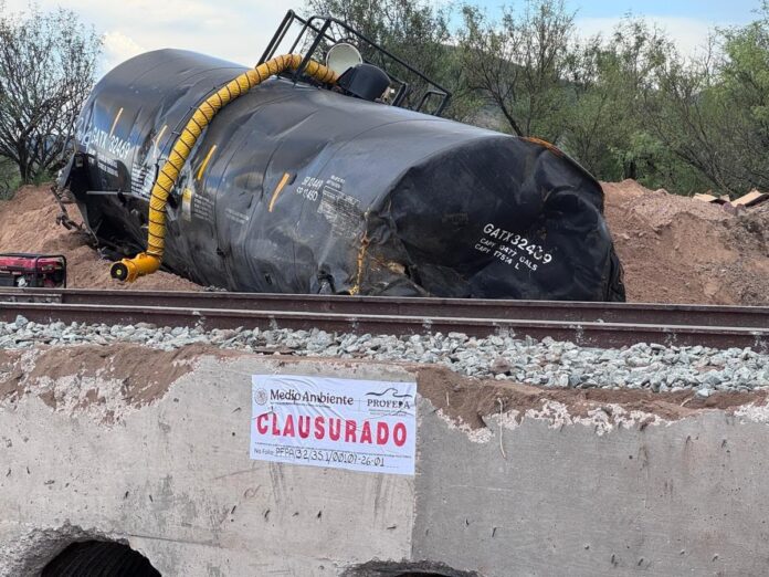 Descarrilamiento de tren de Ferromex provoca derrame químico en Naco Sonora