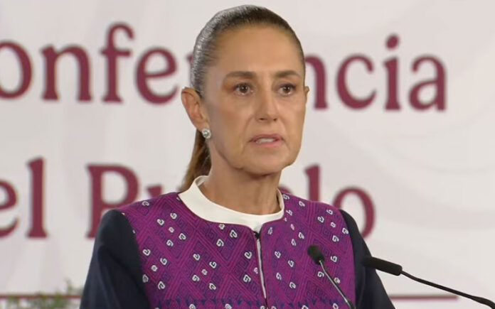 Claudia Sheinbaum durante conferencia donde cuestiona el presupuesto del INE para las elecciones de 2027
