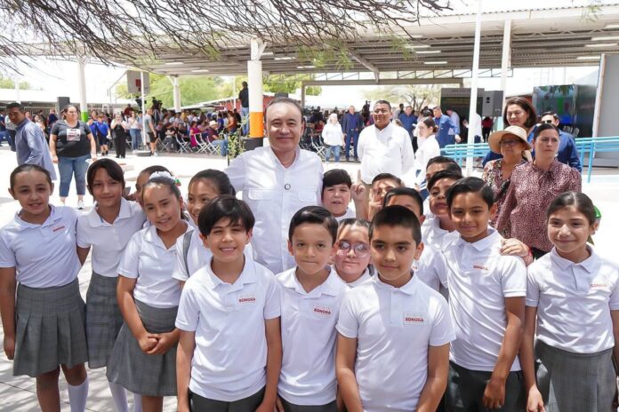 Estudiantes de Sonora regresan a clases durante el ciclo escolar 2026-2027