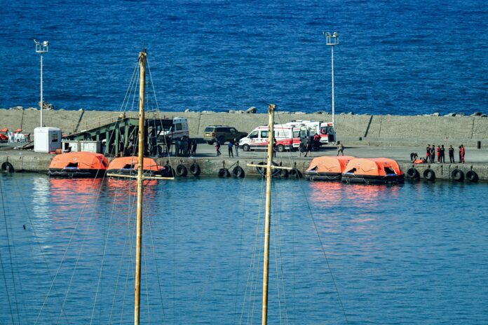 Ferry con 267 personas naufraga frente a Kyrenia en el norte de Chipre