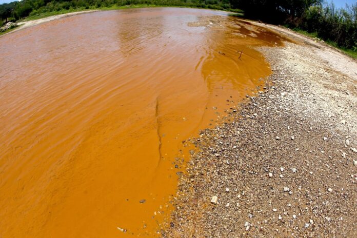 Grupo México enfrenta plazo para pagar 500 millones destinados a remediar el Río Sonora