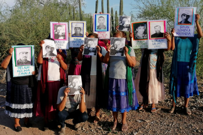 Familias indígenas buscan a personas desaparecidas en México y Sonora