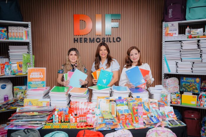 Patty Ruibal recibe más de 5 mil 800 útiles escolares en Hermosillo