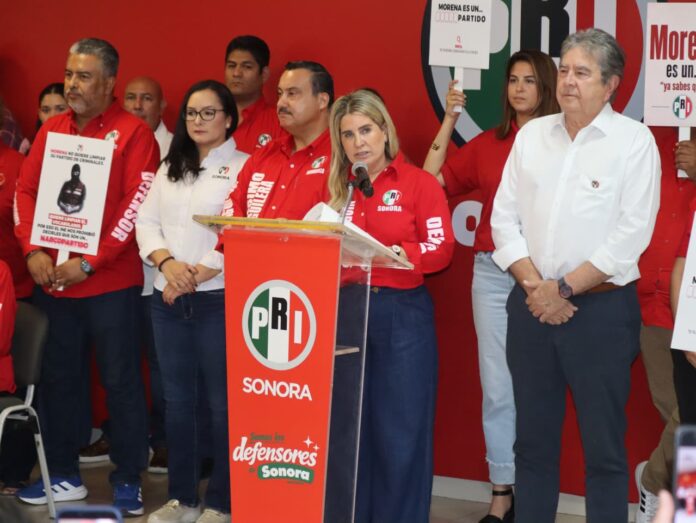 Lupita Soto Holguín durante conferencia de prensa del PRI Sonora sobre libertad de expresión