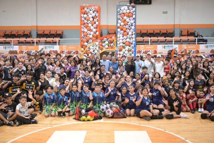 Toño Astiazarán entrega equipo deportivo por más de un millón de pesos en Hermosillo
